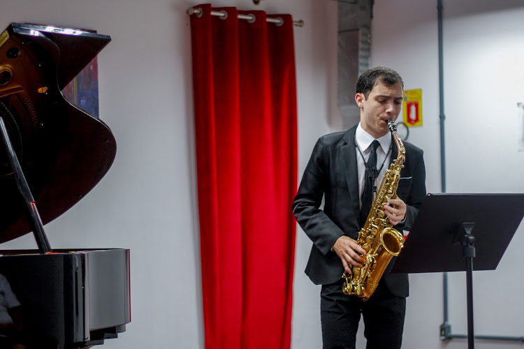 Aulas de Saxofone - Jônatas Silveira foto 1
