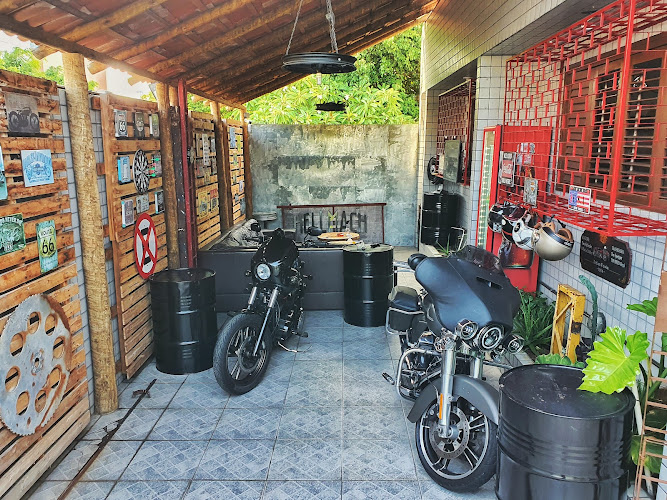 HellMach Custom Garage foto 1