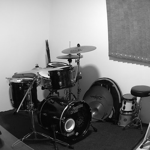 KB MUSIC SCHOOL HOME STUDIO foto 1