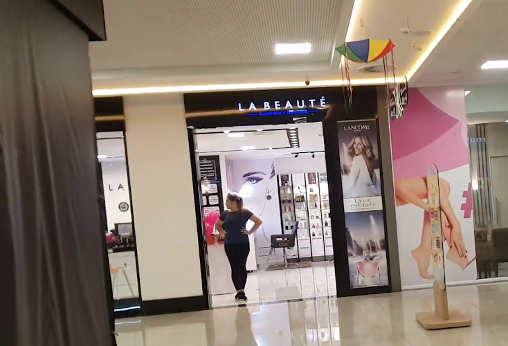 LA BEAUTÉ cosméticos e perfumaria- Shopping Pátio Altiplano foto 1