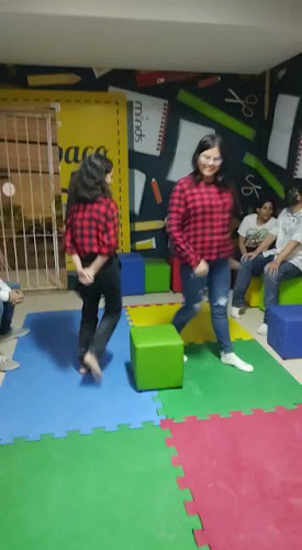 Minds Idiomas João Pessoa - Curso de Inglês Presencial e Online em 18 Meses foto 1